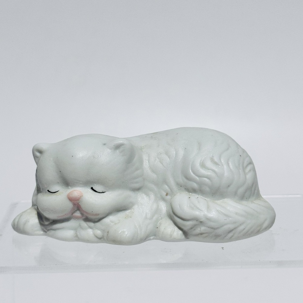 Vintage Homco Sleeping Kitten Kitty Cat White Long Hair Pink Nose Figurine